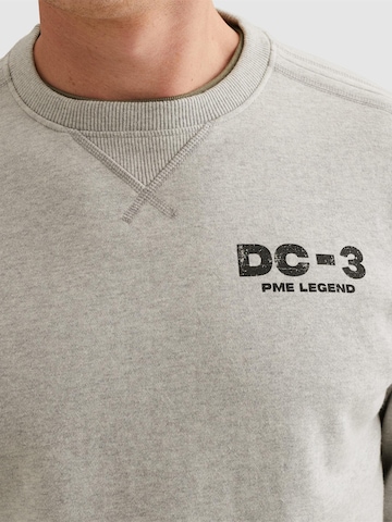 Felpa 'Sweatshirt with garment-dye wash and artwork' di PME Legend in grigio