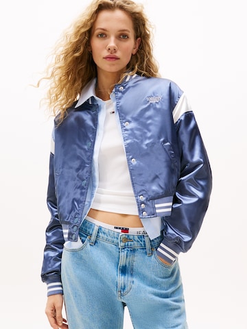 Tommy Jeans Демисезонная куртка в Синий: спереди