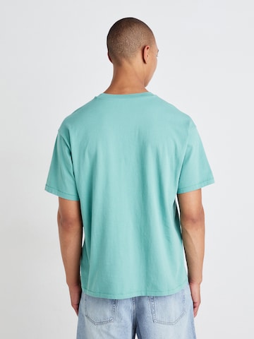 LEVI'S ® T-Shirt 'Red Tab' in Grün: Rückseite