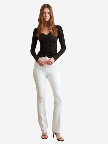 Dilvin Regular Pants 'Hose' in White: front