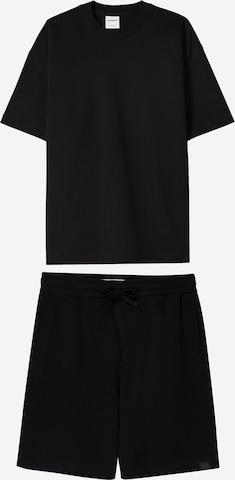 Bershka Oloasu värissä musta: etupuoli