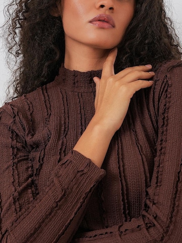 Bigdart - Blusa em castanho