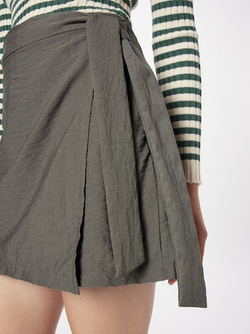 ABOUT YOU Skirt in Green
