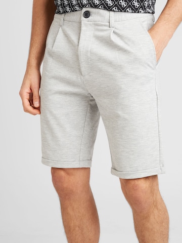 Lindbergh Regular Shorts 'Superflex' in Grau