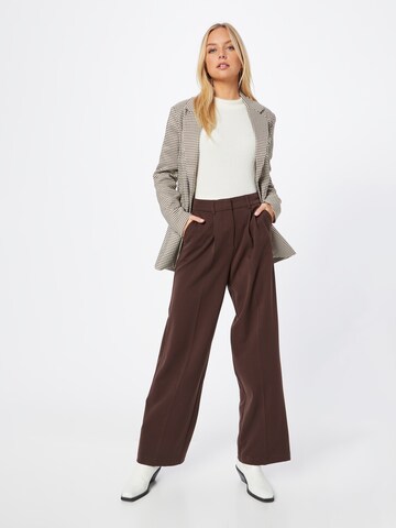 PIECES Wide leg Pleat-Front Pants 'Serano' in Brown