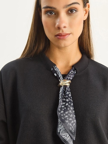 Felpa di Bianco Lucci in nero