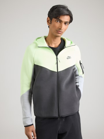 Nike Sportswear Mikina 'Tech Fleece' – zelená: přední strana