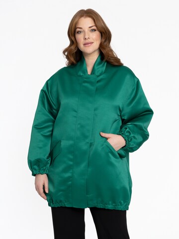 Yoek Between-Season Jacket in Green: front