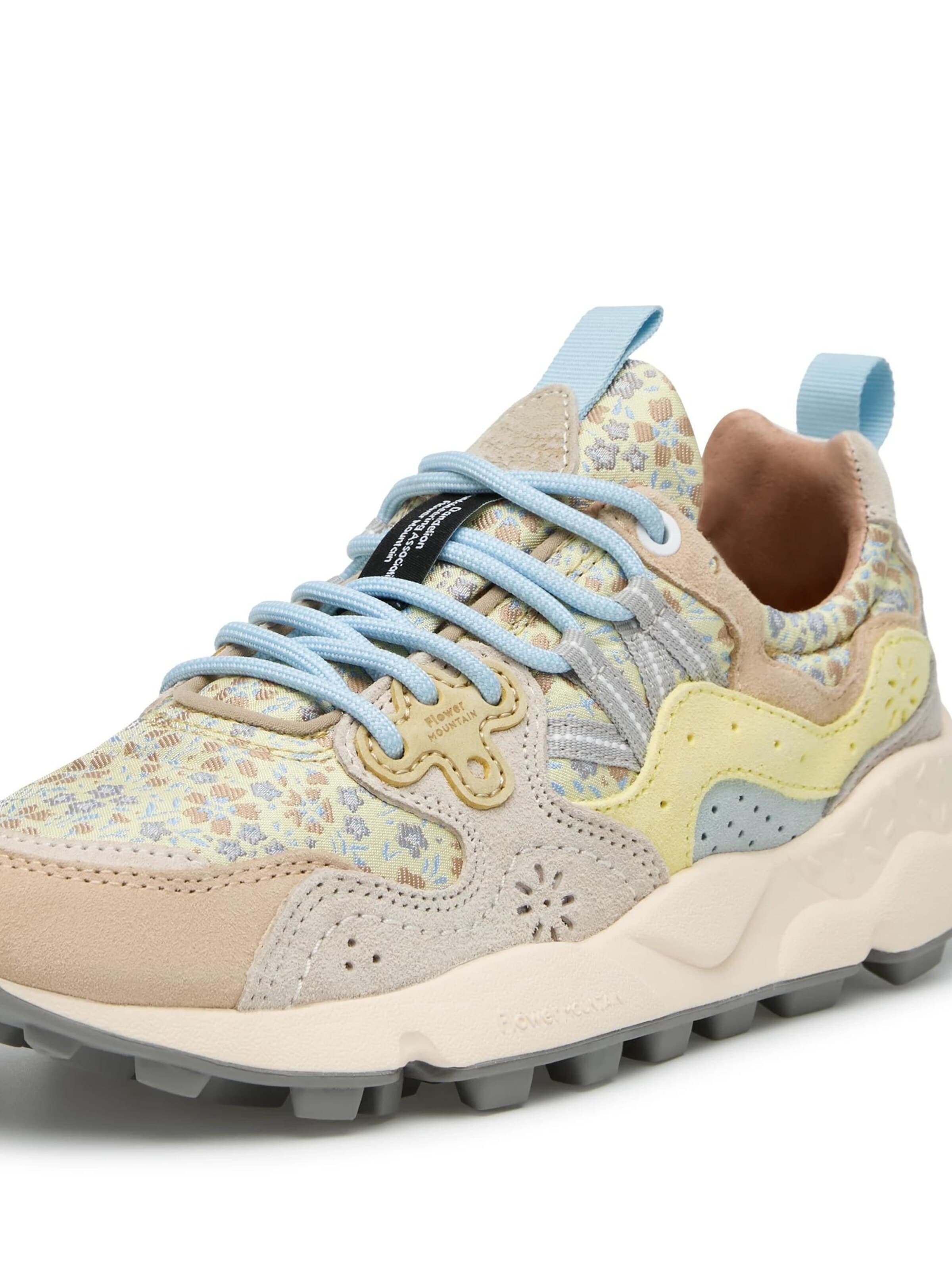 Flower Mountain Lace-Up Shoes 'YAMANO 3 WOMAN' in Beige: front