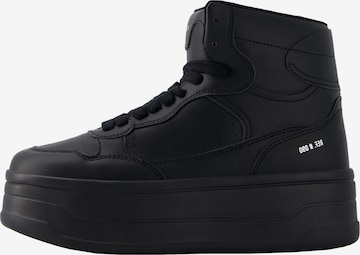 Sneaker alta di Bershka in nero