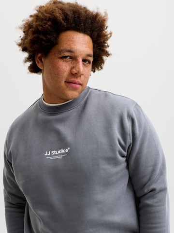 Felpa di Jack & Jones Plus in grigio