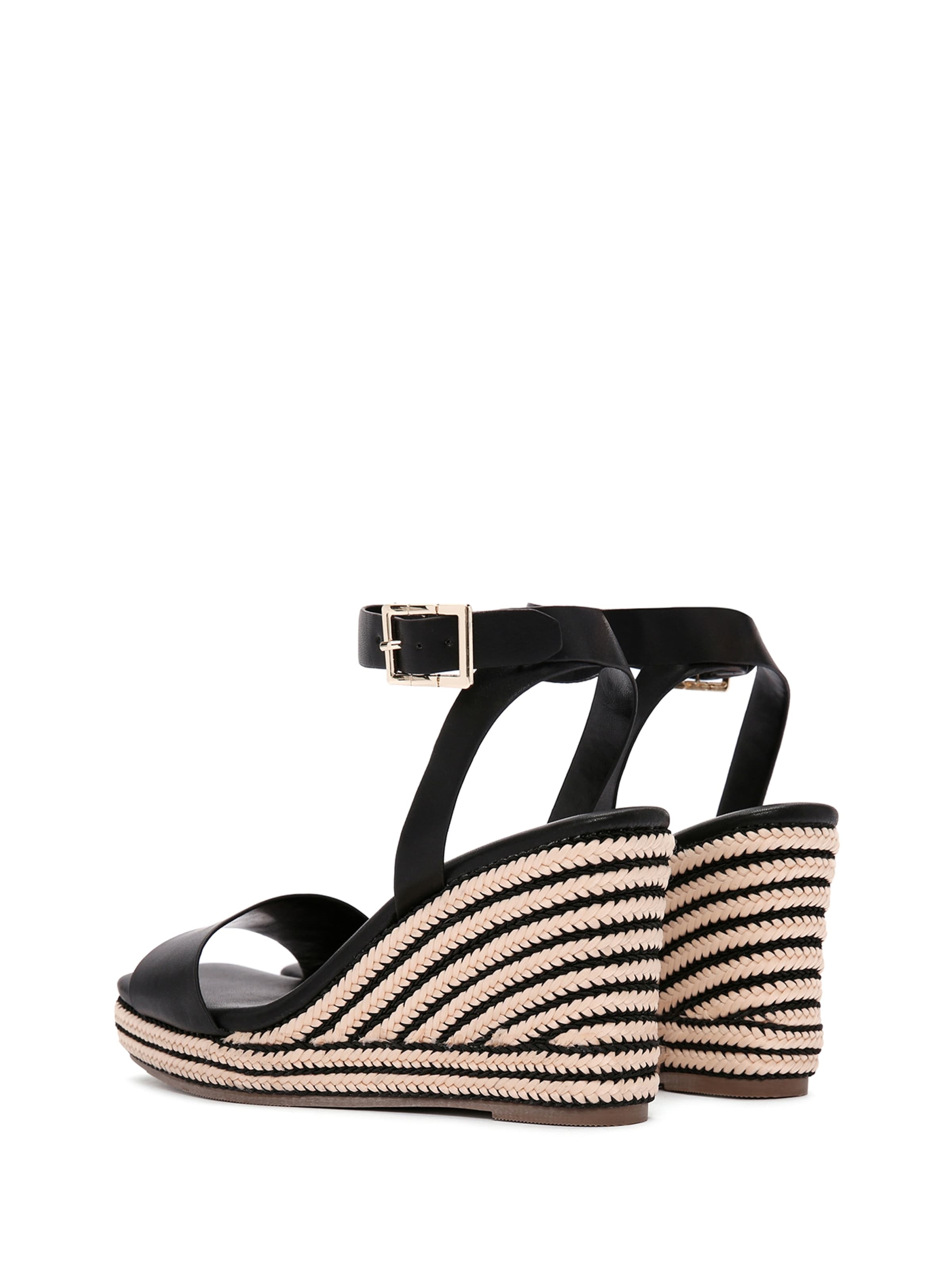 Derimod Sandals in Schwarz
