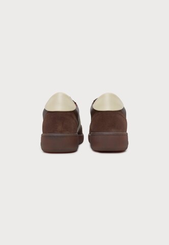 Valentino Shoes Σνίκερ χαμηλό 'RADIUS' σε καφέ: πίσω