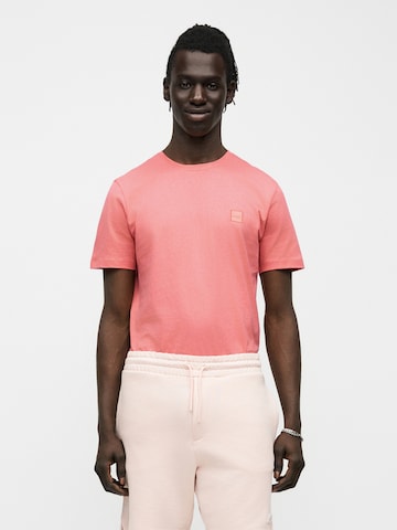 sarkans BOSS T-Krekls 'Tales': no priekšpuses