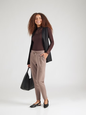 Effilé Pantalon monari en gris