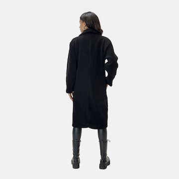 Cappotto invernale di Elara in nero