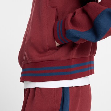 new balance - Chaqueta de chándal 'Post Season' en rojo