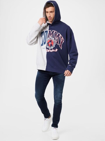 Tommy Jeans Sweatshirt 'Archieve Cut and Sew' in Blau