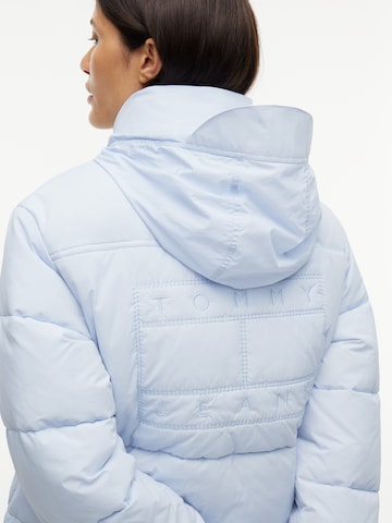 Tommy Jeans Přechodná bunda 'ESS' – modrá