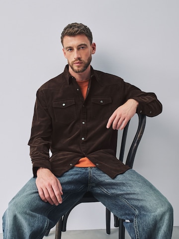 Coupe regular Chemise Next en marron