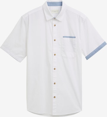 Coupe regular Chemise TOM TAILOR en blanc : devant