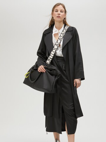 Gonna di Lola Casademunt in nero