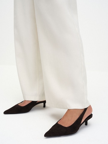 Décolleté sling di The Set in marrone