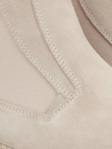 Estro Boots '09-3433' in Beige