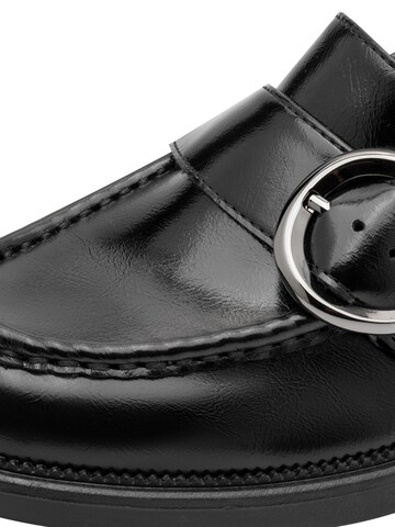 Chaussure basse Tamaris en noir