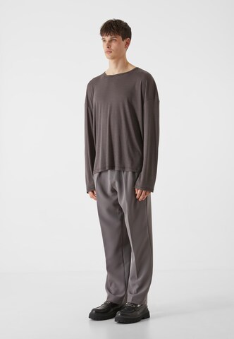 Loosefit Pantaloni con pieghe di Lost Youth in grigio