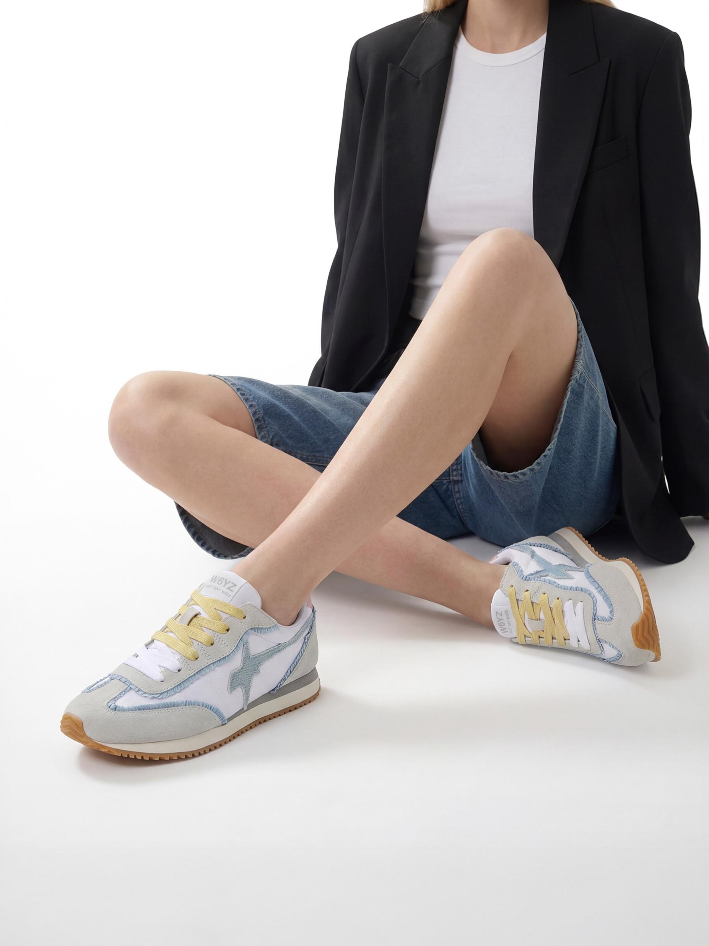W6YZ Platform trainers 'SAMOA-UNI.' in White: front