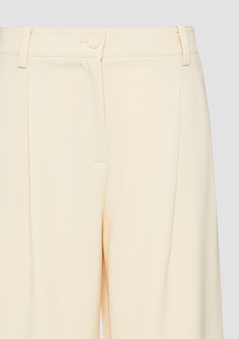 s.Oliver Loosefit Bundfaltenhose in Beige
