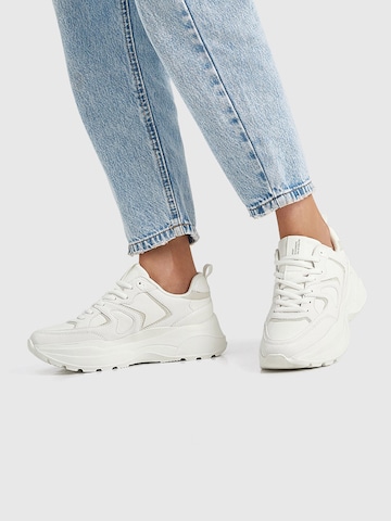 Pull&Bear Platform trainers in White