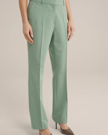 WE Fashion Regular Pleated Pants in Green: front