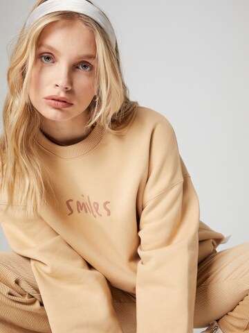 Smiles Sweatshirt 'Rayan' (GOTS) in Beige