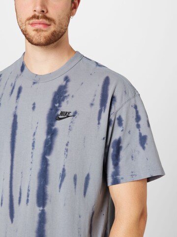 Nike Sportswear Koszulka funkcyjna 'Premium Essentials' w kolorze szary