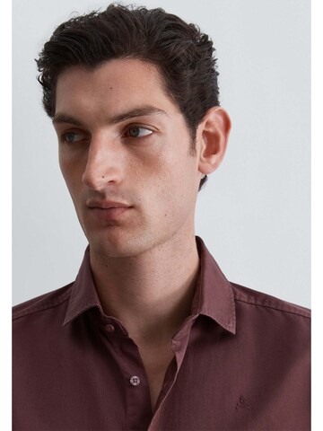Coupe regular Chemise ' ' Scalpers en rouge : devant