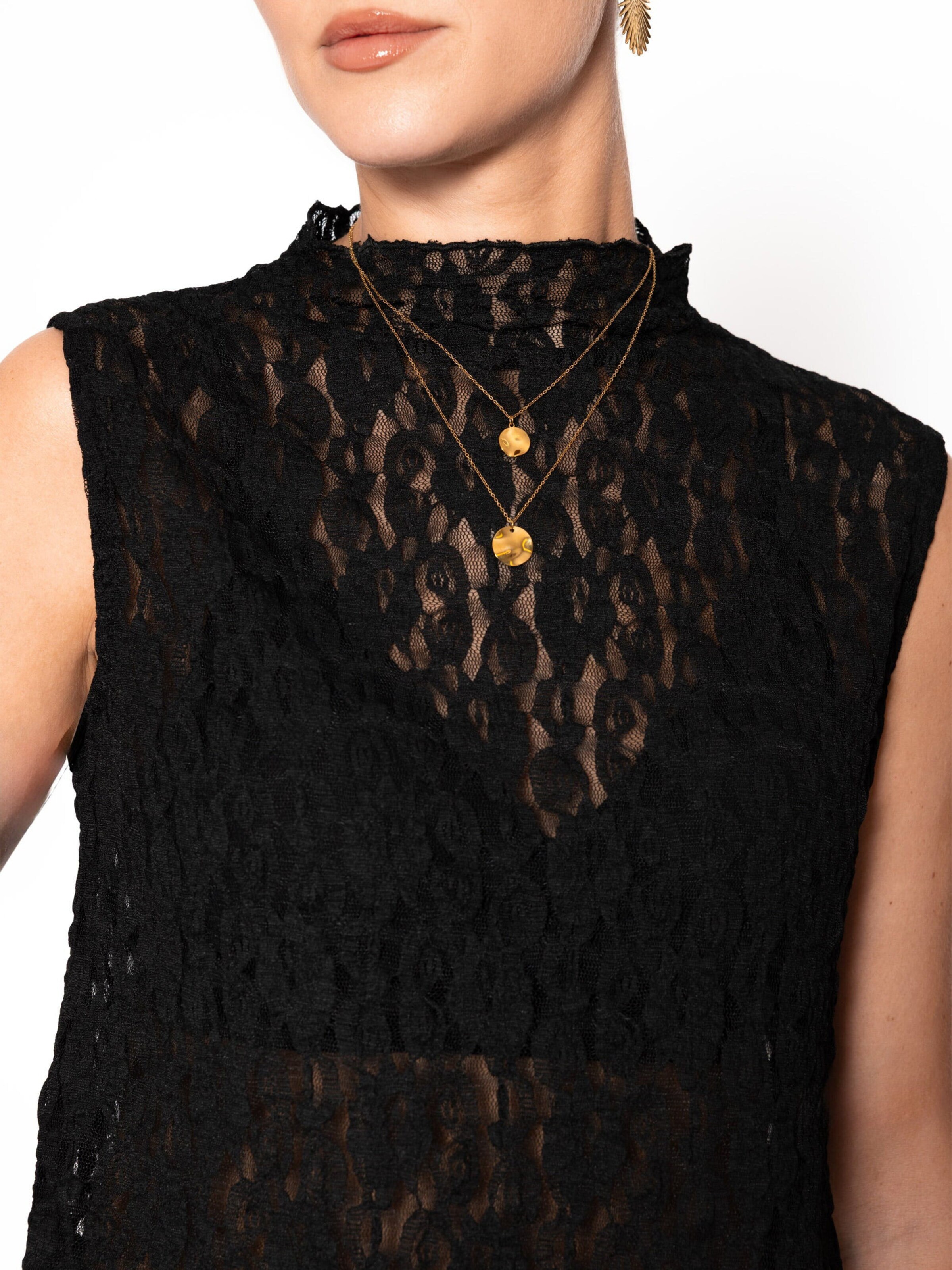 SASSYCLASSY Top in Black