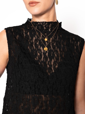SASSYCLASSY Top in Black