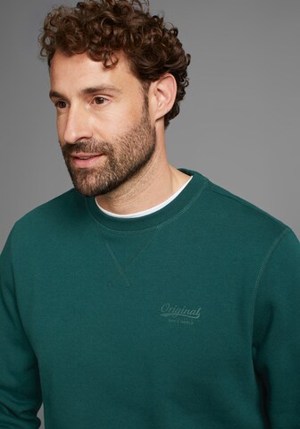 Man's World Sweatshirt in Green
