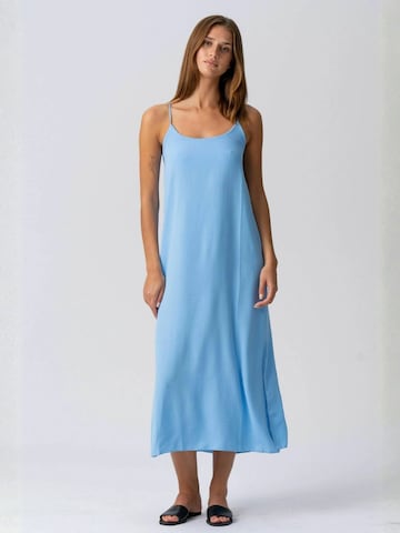 TEESHOPPEN - Vestido ' Alecia ' em azul: frente