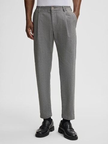 Regular Pantalon à pince 'Lui' STRELLSON en gris : devant
