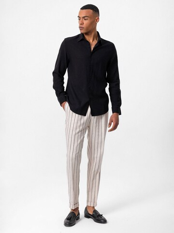 Antioch Regular fit Button Up Shirt in Black