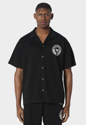 Pas De Monaco Klasický střih Košile 'CARERRA' – černá: přední strana