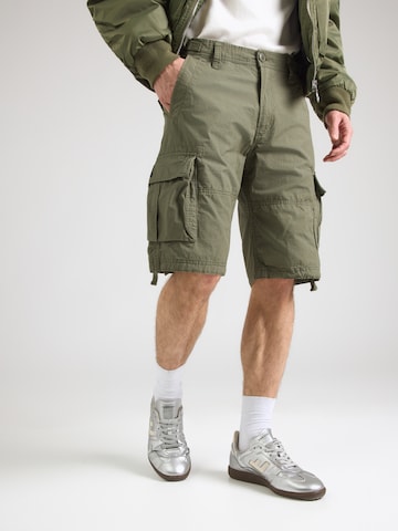 Vintage Industriesregular Cargo hlače 'Terrance' - zelena boja: prednji dio