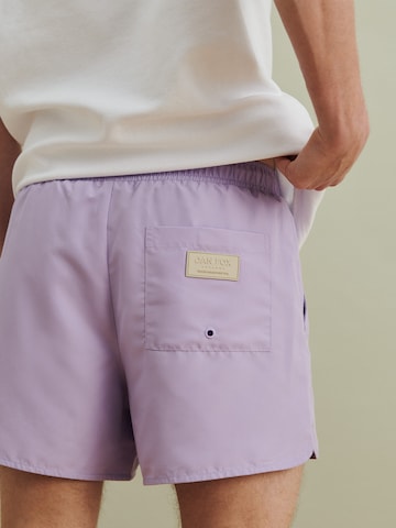 DAN FOX APPAREL Regular Badeshorts 'Yigit' in Lila