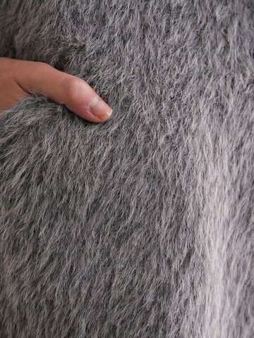MixRay Between-Seasons Coat in Grey