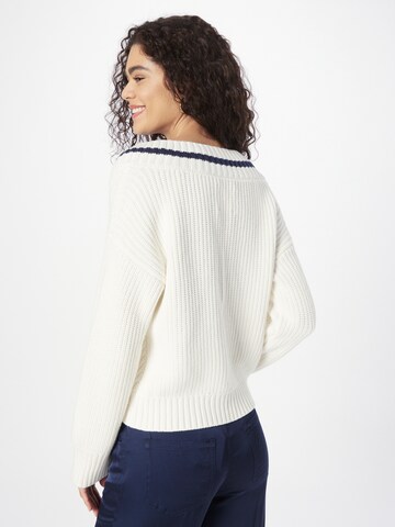 Abercrombie & Fitch - Pullover em branco