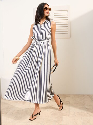 Friends Like These Sukienka koszulowa w kolorze beżowy