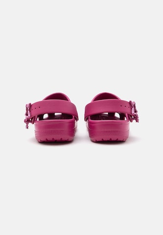 Crocs - Sandalias 'Classic' en rosa